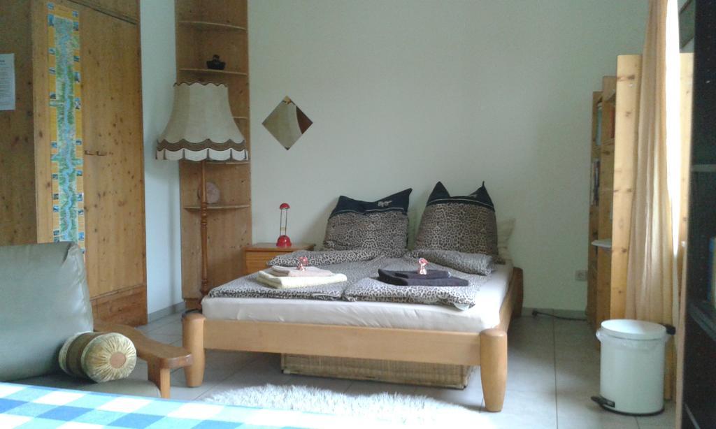 B&B Am See Koeln - Privatzimmer Esterno foto