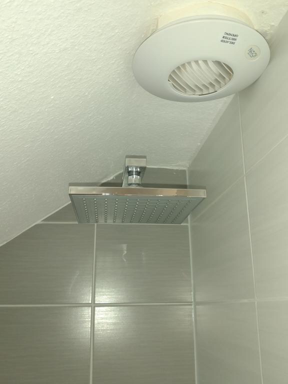 B&B Am See Koeln - Privatzimmer Esterno foto