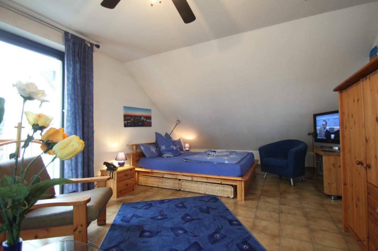 B&B Am See Koeln - Privatzimmer Esterno foto