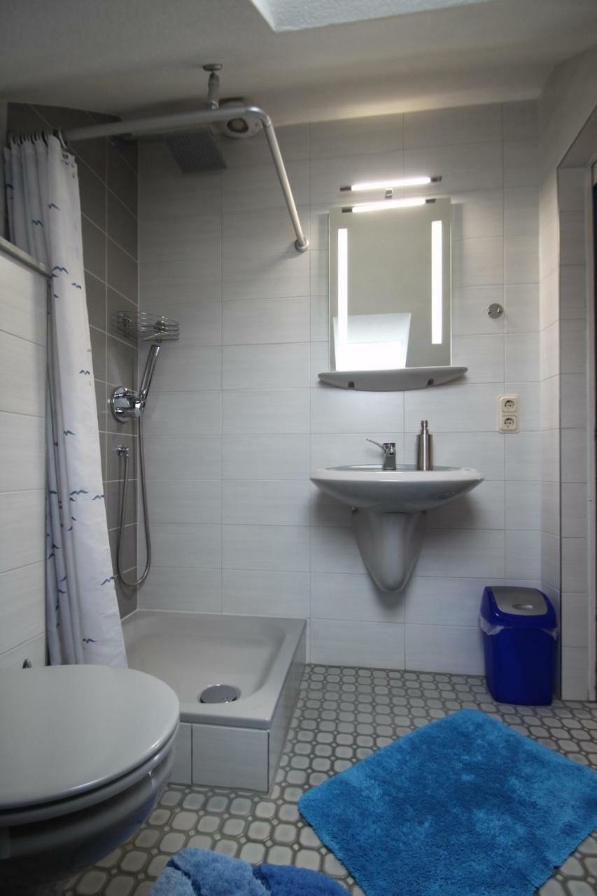 B&B Am See Koeln - Privatzimmer Esterno foto