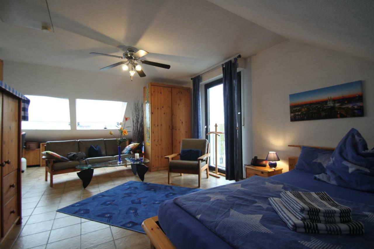 B&B Am See Koeln - Privatzimmer Esterno foto