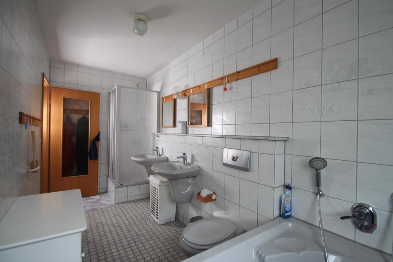 B&B Am See Koeln - Privatzimmer Esterno foto
